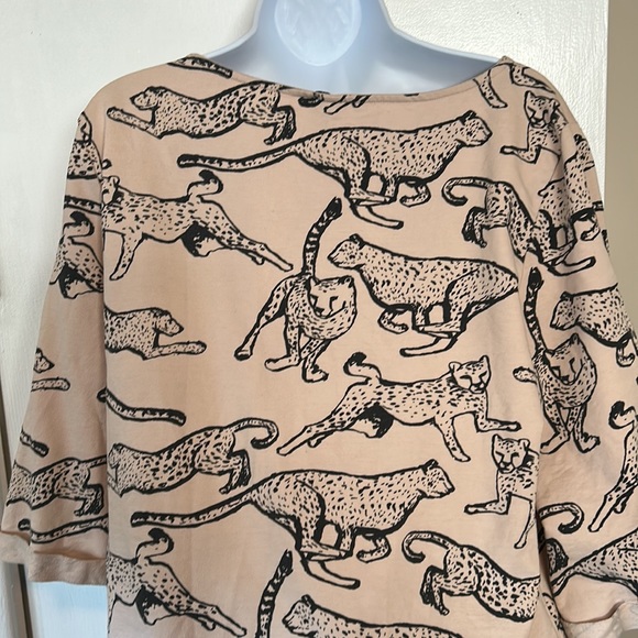 H&M Cheetah Top - Picture 3 of 7